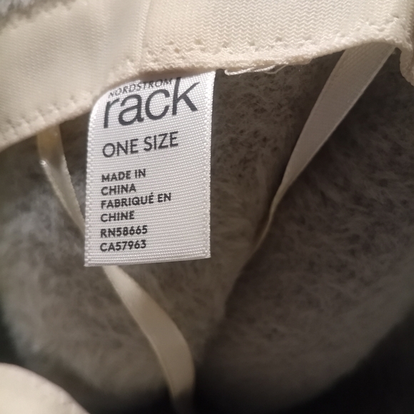 Title: Nordstrom Rack Fuzzy Light Gray Bucket Hat | One Size | Y2K Aesthetic - Picture 4 of 6